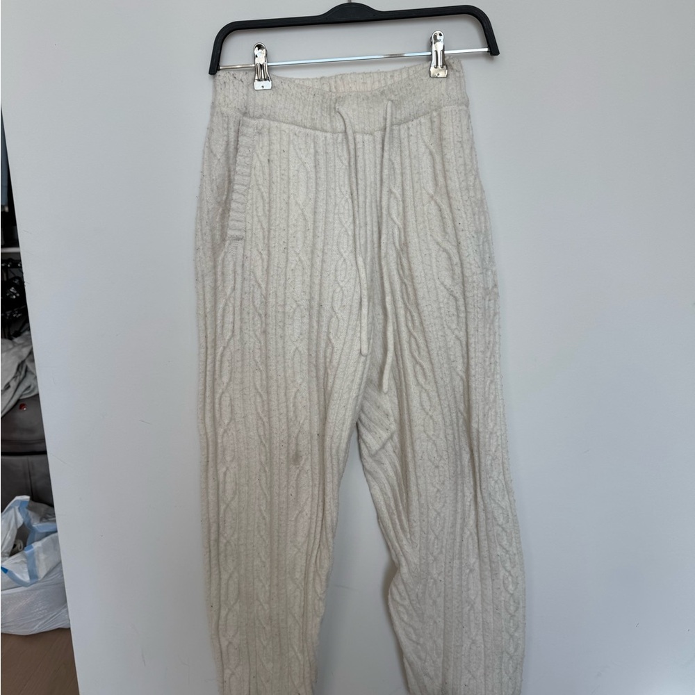 ALO Yoga Cream Cable Knit Joggers